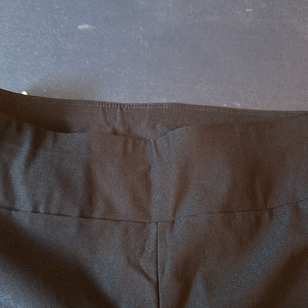 Capris pants - Picture 2 of 3